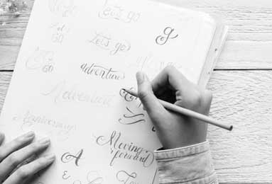 意甲媒体透露：米兰在冬季继续启动后防线的补强计划，目前已有三位目标人选